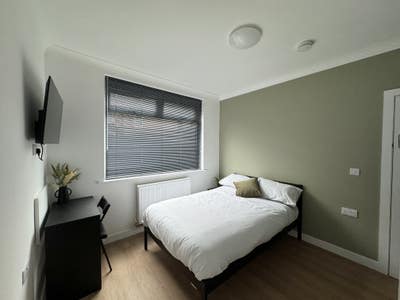 Bowling Street - Luxury Living Main Photo