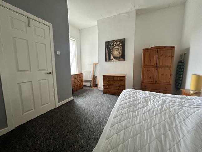 Ensuite Dbl Low Move in. £129 per Week. Bryn Main Photo