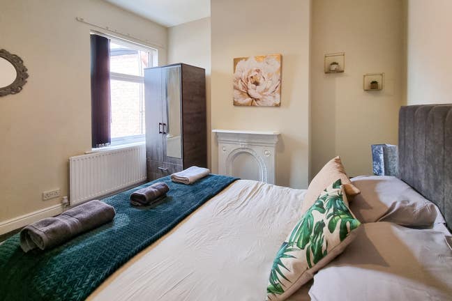 Clarence - Private room in a Co-living Home (R3) Main Photo