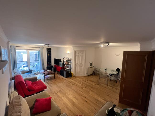 En-Suite Double Room By The River Main Photo