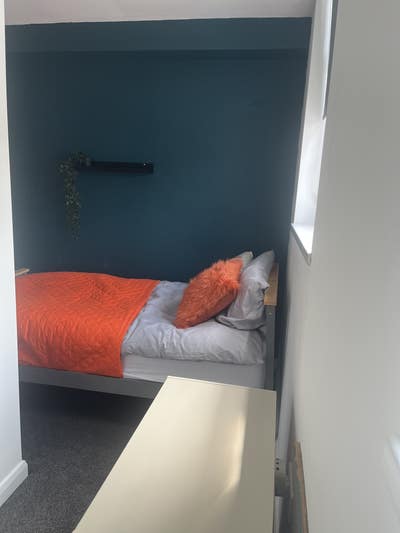 Large City Centre En-Suite Room with Study Area Main Photo