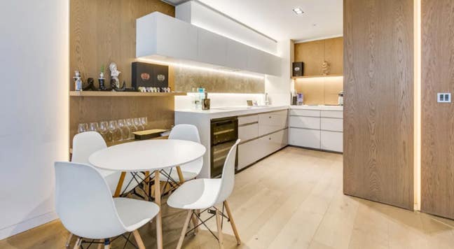 Luxury Apartment to Let - Contract Takeover Main Photo