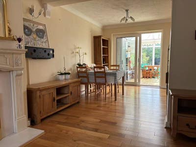 Refurnished bedrooms in a nice and quiet house Main Photo