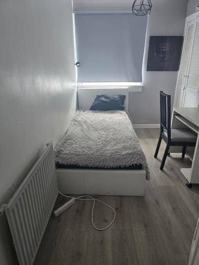 Charming First Floor Bedroom in Paisley Main Photo