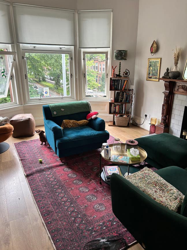 Spacious light filled West End Flat Main Photo