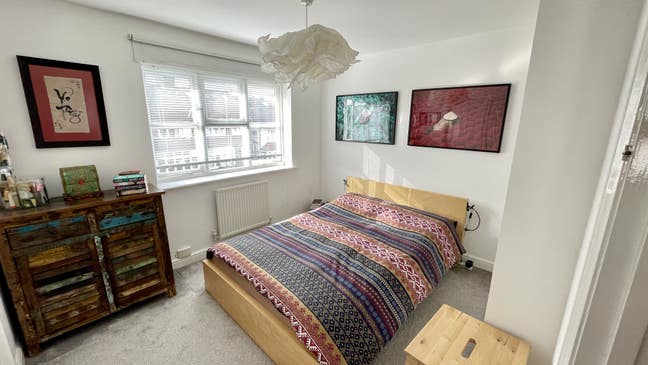 En-suite room in Bushey Main Photo