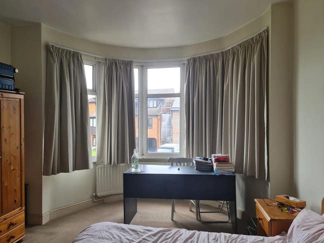 Near Harrow-on-the-Hill station, shared house room Main Photo