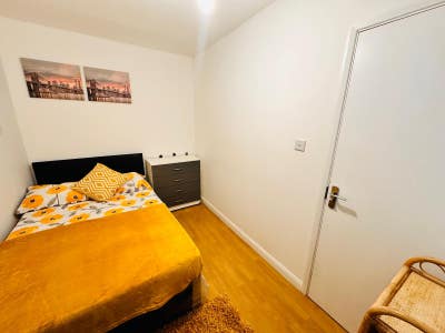 Double Room to Rent - Staines near Heathrow - £690 Main Photo