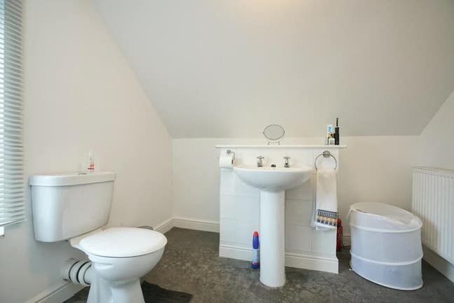 2 bed flat Ashby-De-La-Zouch, Leicestershire, LE65 Main Photo