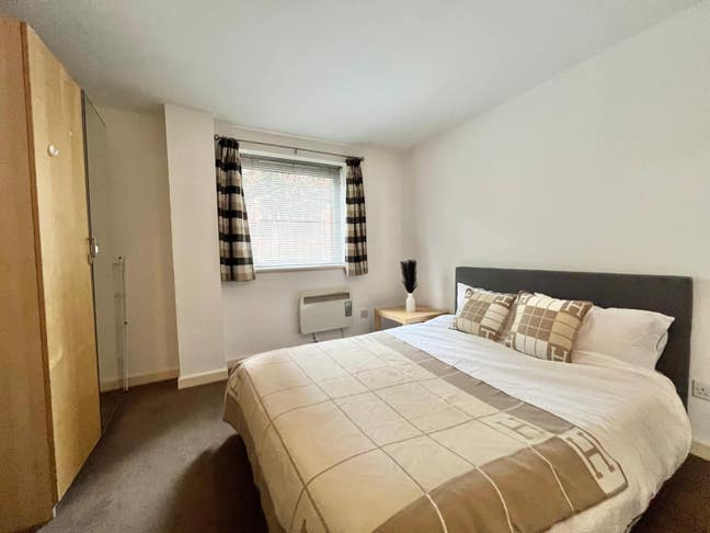 City Centre Modern Double Room | B1 | Bills Inc. Main Photo