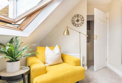 Comfortable, peaceful room in quiet home bills inc Main Photo