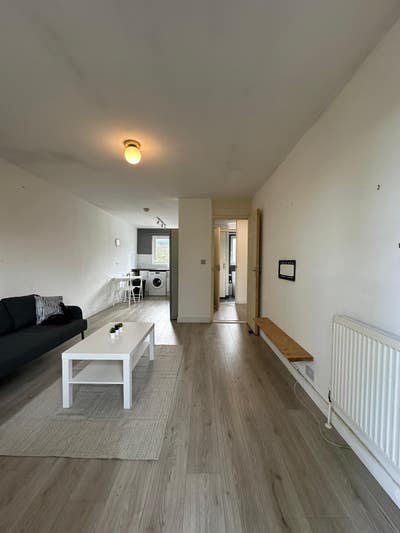 Quiet one bed furnished flat, inclusive of bills Main Photo