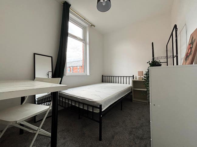 Brand New Rooms in Prestwich / Heaton Park Main Photo