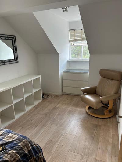 Spacious Ensuite Double Room – &pound;950 – Mill Hi Main Photo