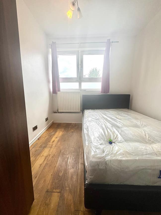 Double Room Located in Southfields  Main Photo