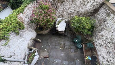 Clifton room in terraced house with private garden Main Photo