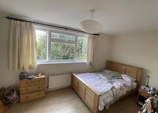 Bright Double Room- 5 min away from Camden Town Main Photo