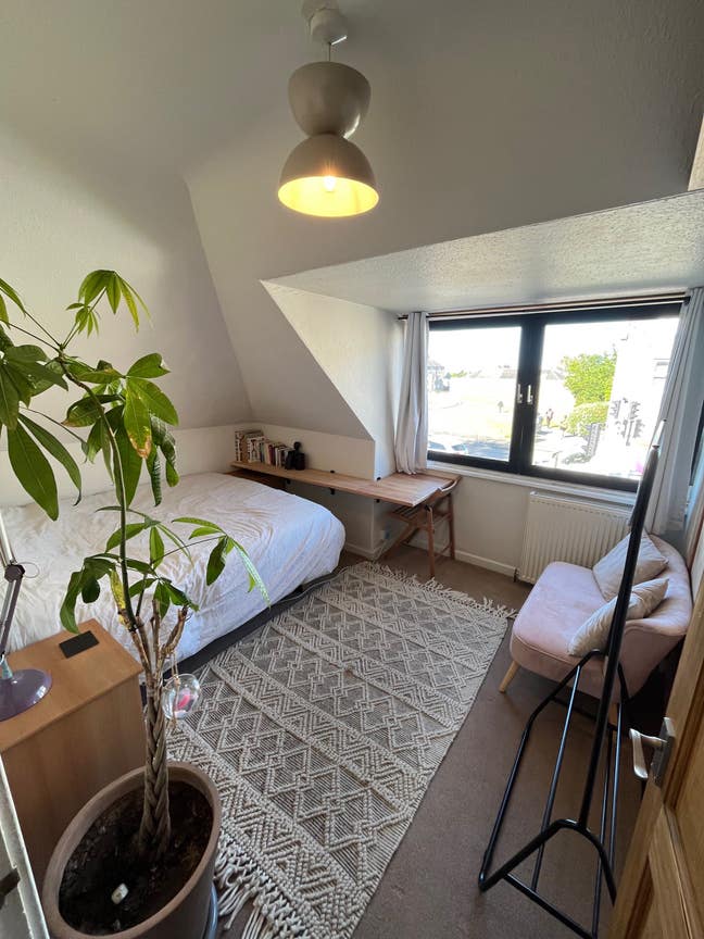 2 Recently Refurbished Double Rooms Great Location Main Photo