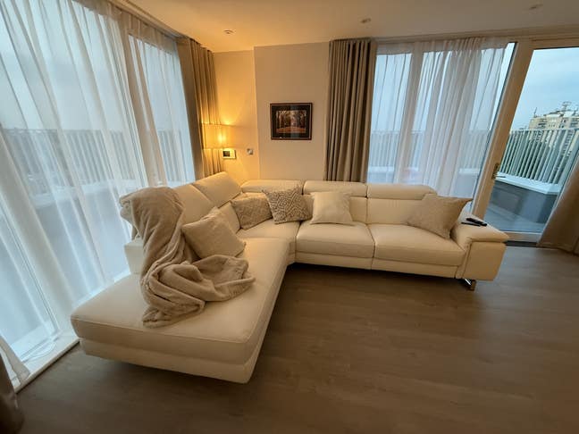 Stunning modern penthouse  Main Photo