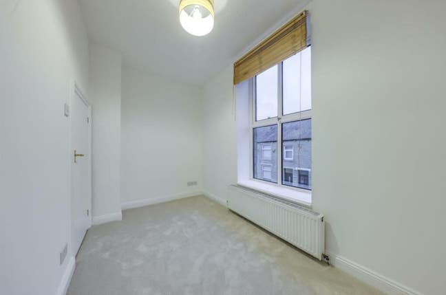 Single (furnished or not) Rawtenstall Centre Room  Main Photo