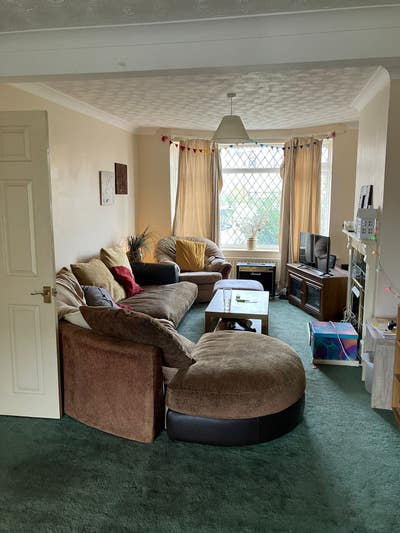 Room in shared house  Main Photo