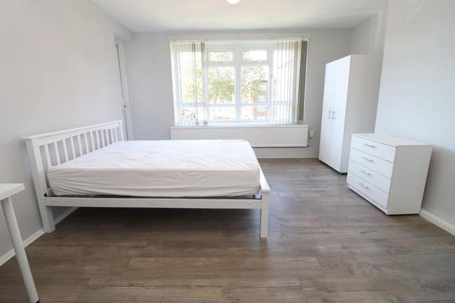🏡 3 Rooms Available – Acton Central (5 min walk!) Main Photo