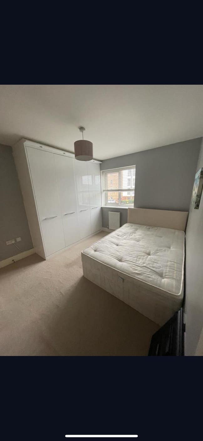 Large double room in Grange Hill  Main Photo