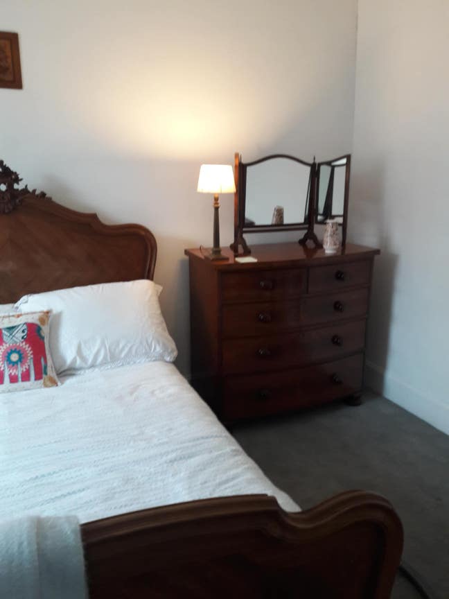 Spacious double room available in Central Newport  Main Photo