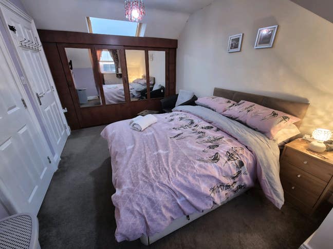 Double bedroom Ensuite with bills, wifi, Parking  Main Photo