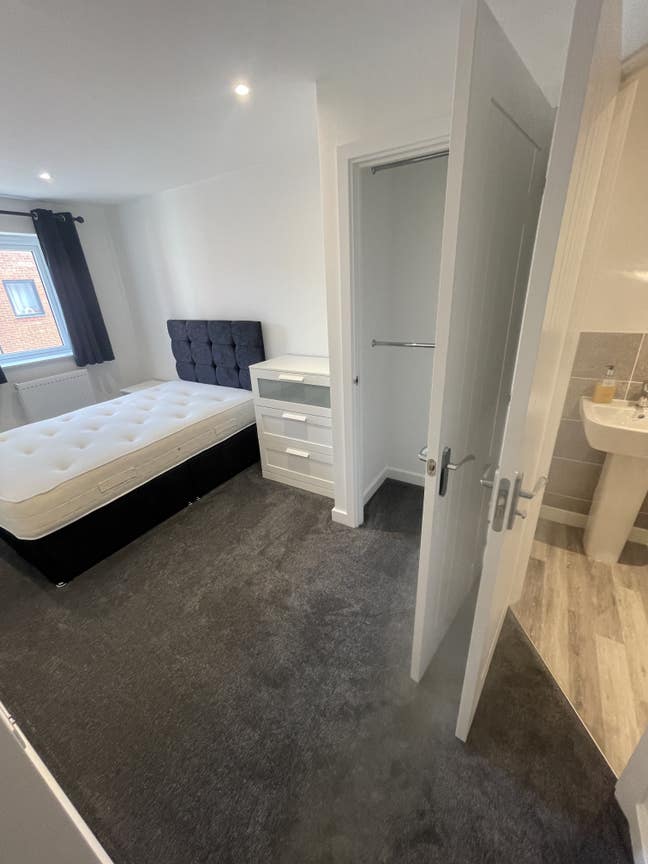 Luxury New Build Double Room  Located on Marina  Main Photo