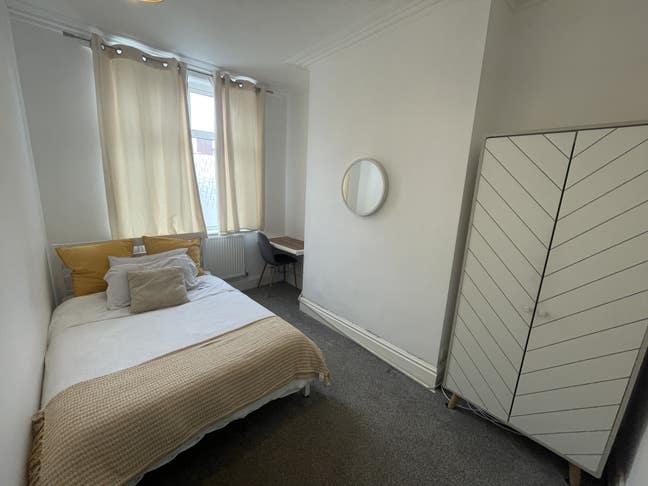 Best rooms in Central Rotherham Main Photo