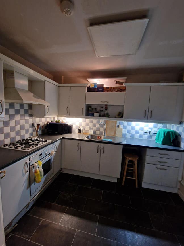 Double bedroom available for single professional  Main Photo
