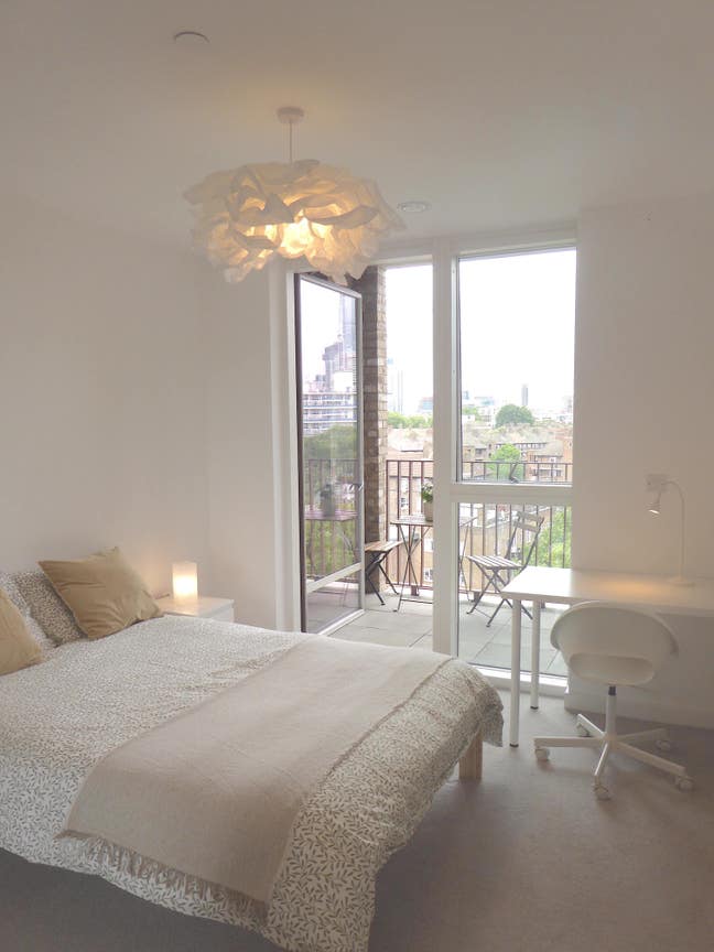 Zone1 Luxury Ensuite 20m2 w balcony - from 1/01/26 Main Photo