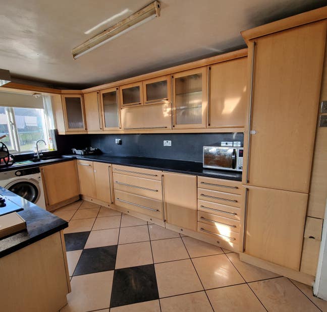 Large 5 bed detached house in Rise Park Main Photo