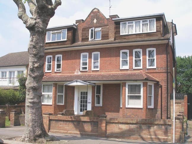 Charming One-Bedroom Flat in Prime Ealing Location Main Photo