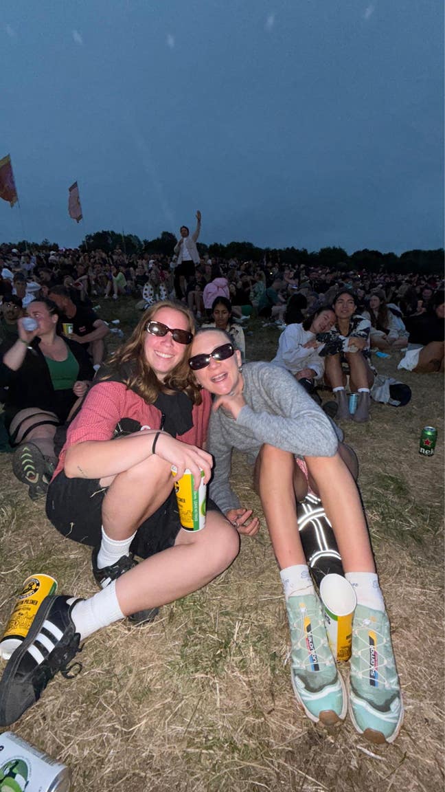 Looking for a room or buddy up  Main Photo