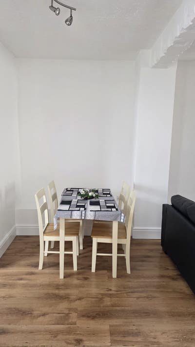 3 bed terraced house Main Photo