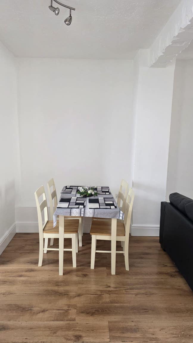 3 bed terraced house Main Photo