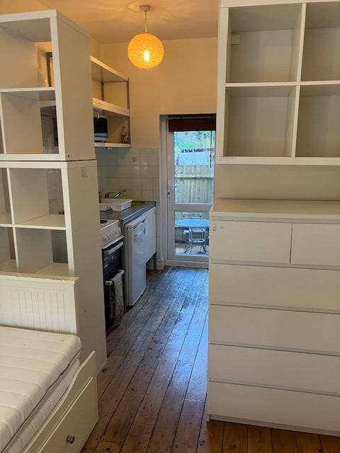 Self Contained Studio, All Bills Included Main Photo