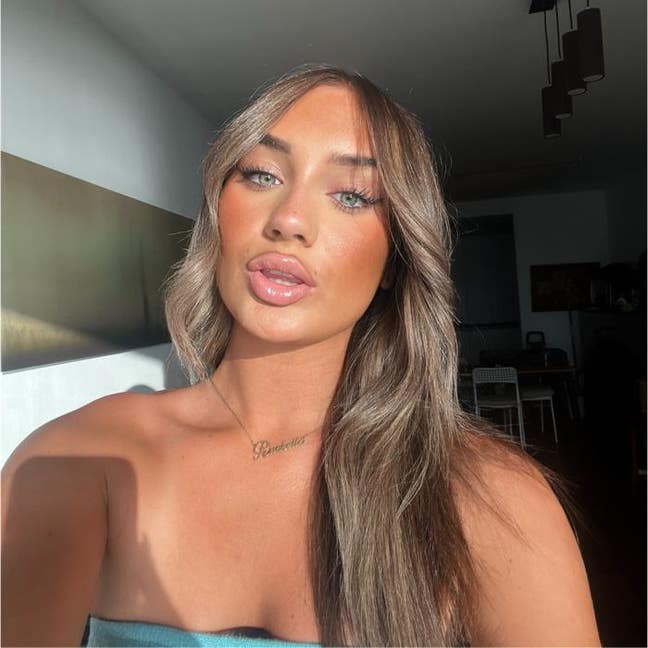 Professional Female seeks a single or double room Main Photo