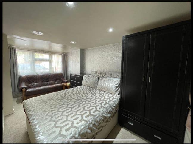 3 double rooms available  Main Photo