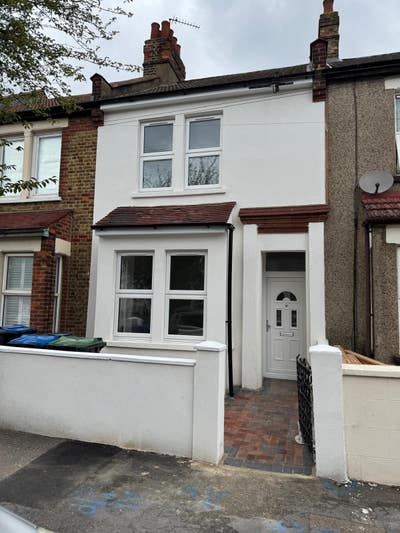 4 Bed, 2 Bath House to rent  Main Photo