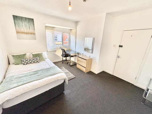 Spacious Rooms In The Centre Of Selly Oak!! ⭐⭐ Main Photo
