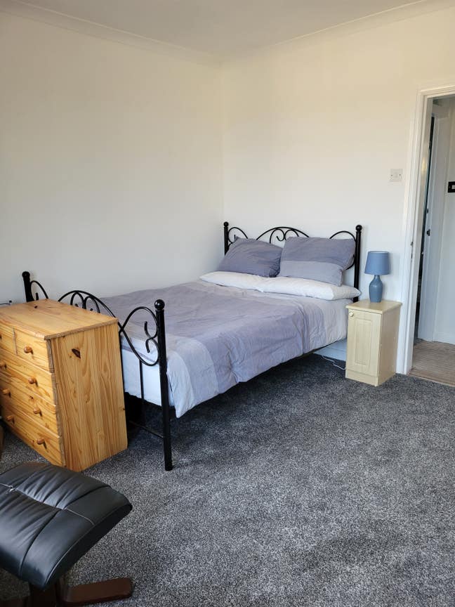 Newly renovated rooms both ensuite. Main Photo
