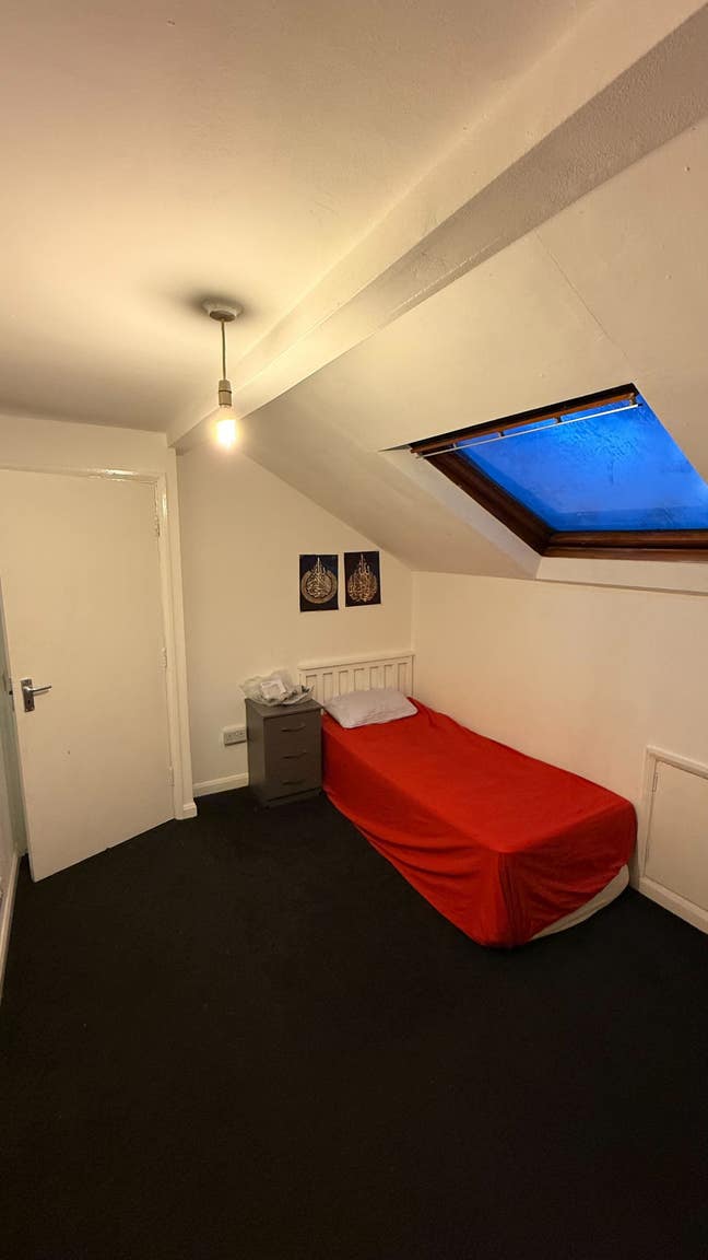 Private room to let in bradford near university Main Photo