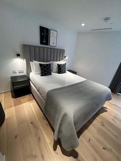 10 Minutes Walking From Romford Station Main Photo