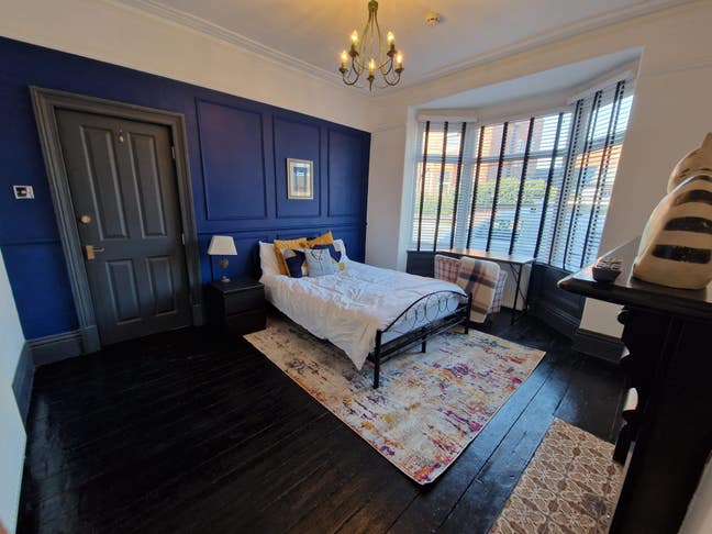 Ensuite room available. 4 mins walk DM Hospital. Main Photo