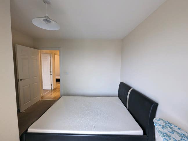 Double room available near town centre Main Photo