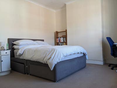Double room in Redfield Bristol  Main Photo