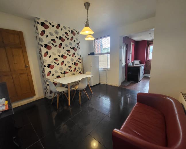 Two Double Room with great transport, Bills inclu  Main Photo